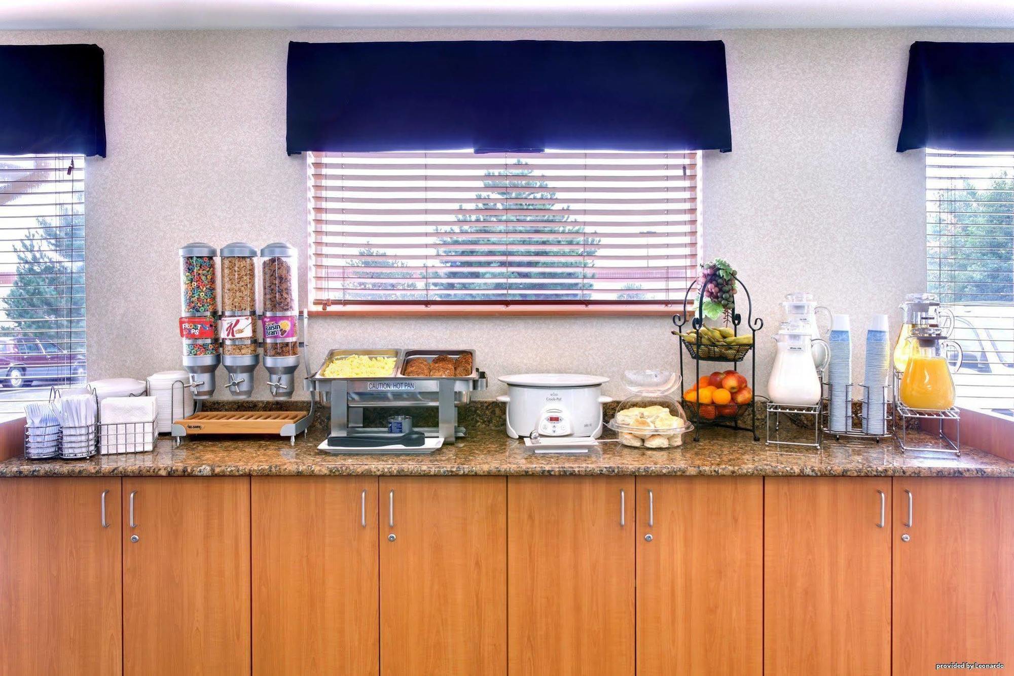 Best Western Plus Gateway Inn & Suites - Aurora Exterior photo